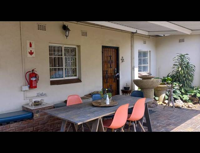 6 BEDROOM CLUSTER FOR SALE IN MANORS